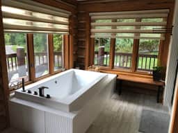 Vinewood Estate Luxury Pool and Vineyard Retreat - Image 5
